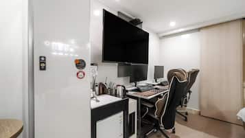 Basic Twin Room (Breakfast for 2) | Desk, soundproofing, free WiFi, bed sheets