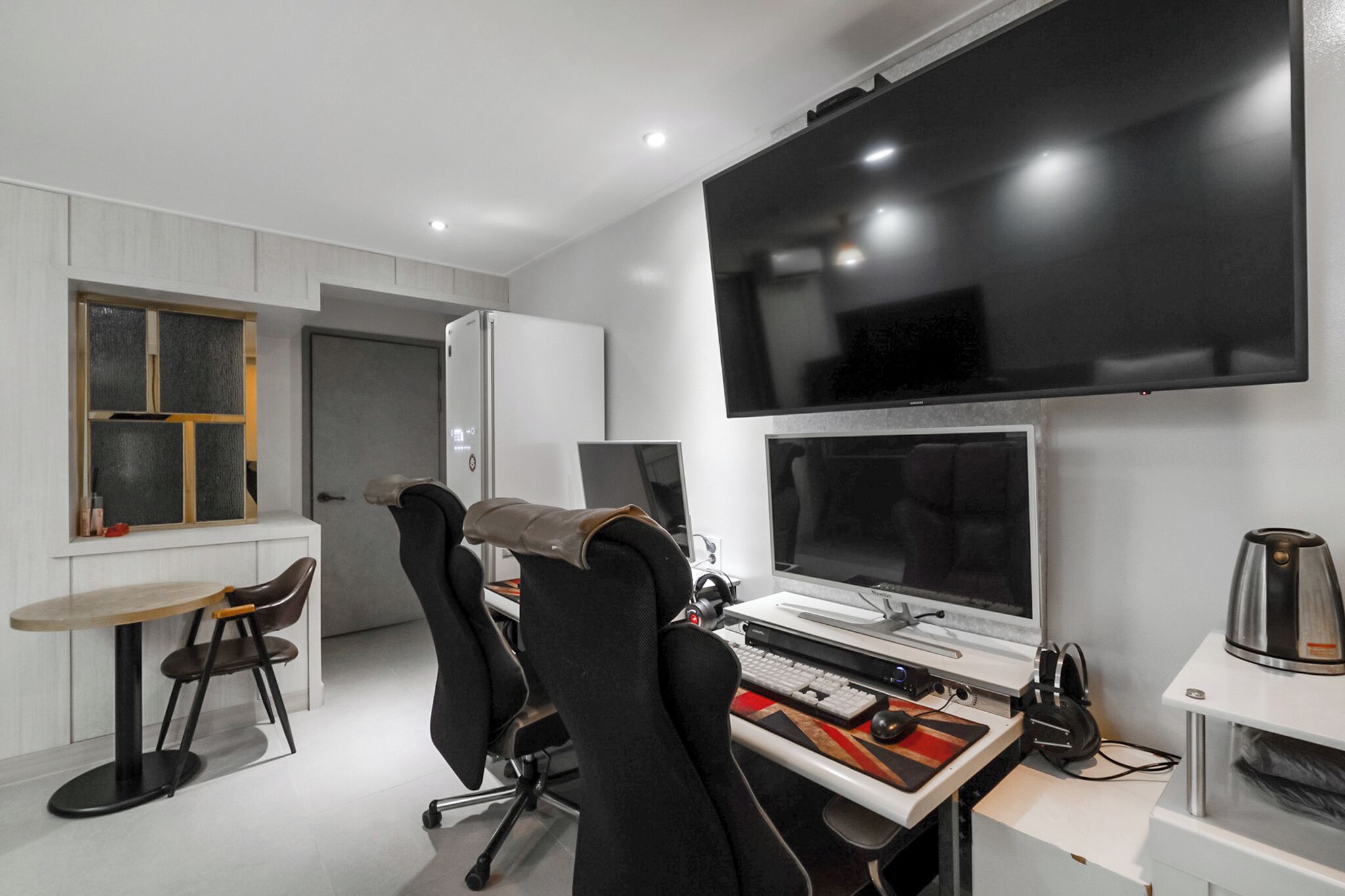 room (vr game / breakfast for 2) | desk, soundproofing, free wifi, bed sheets