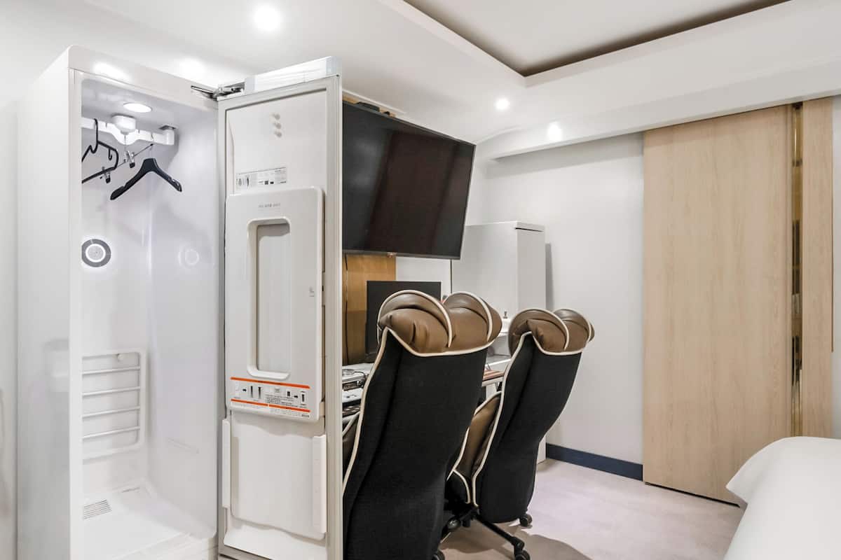 Habitación (Game / Breakfast for 2) | Escritorio, insonorización, wifi gratis y ropa de cama