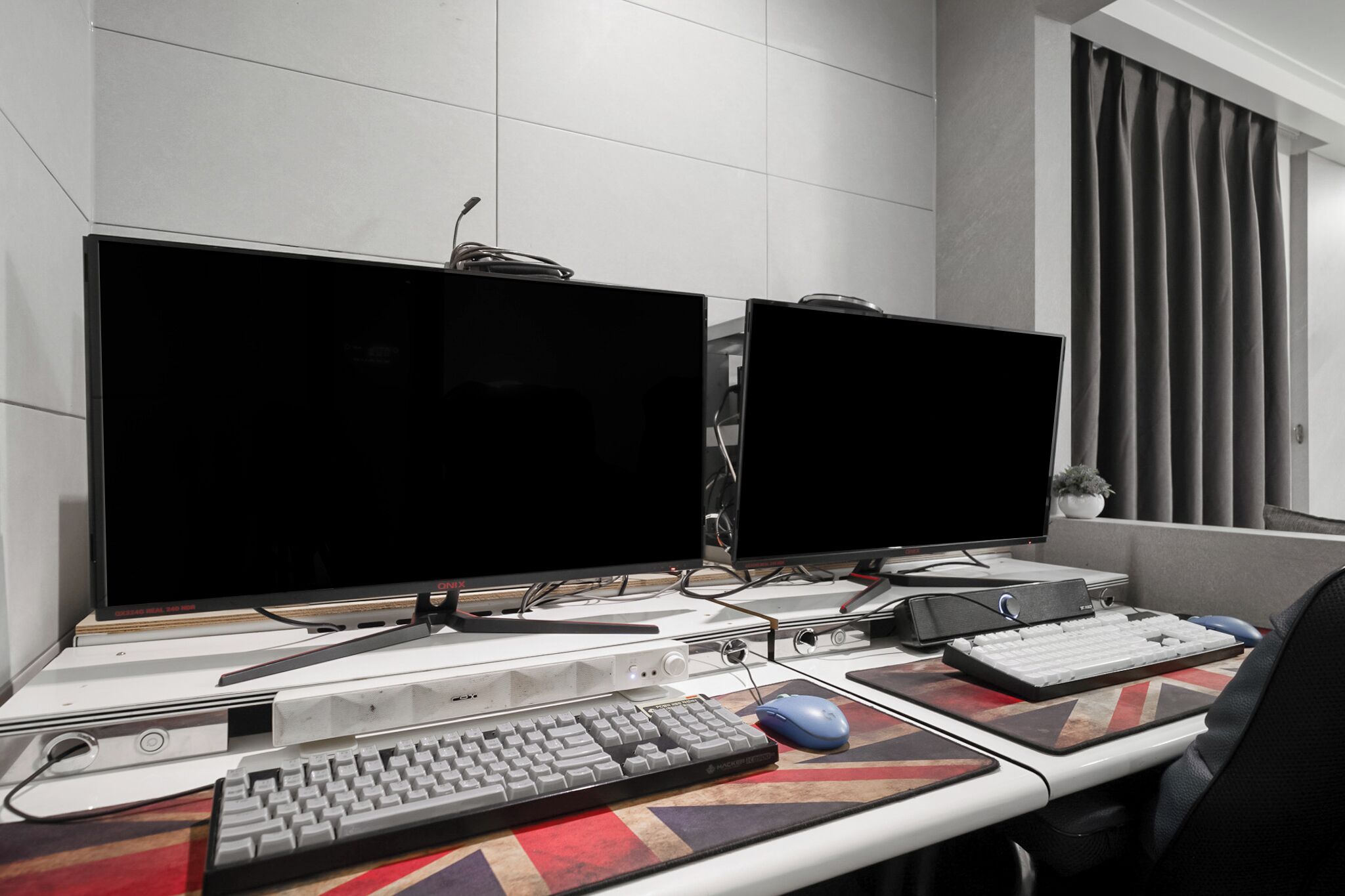 royal suite (breakfast for 2) | desk, soundproofing, free wifi, bed sheets