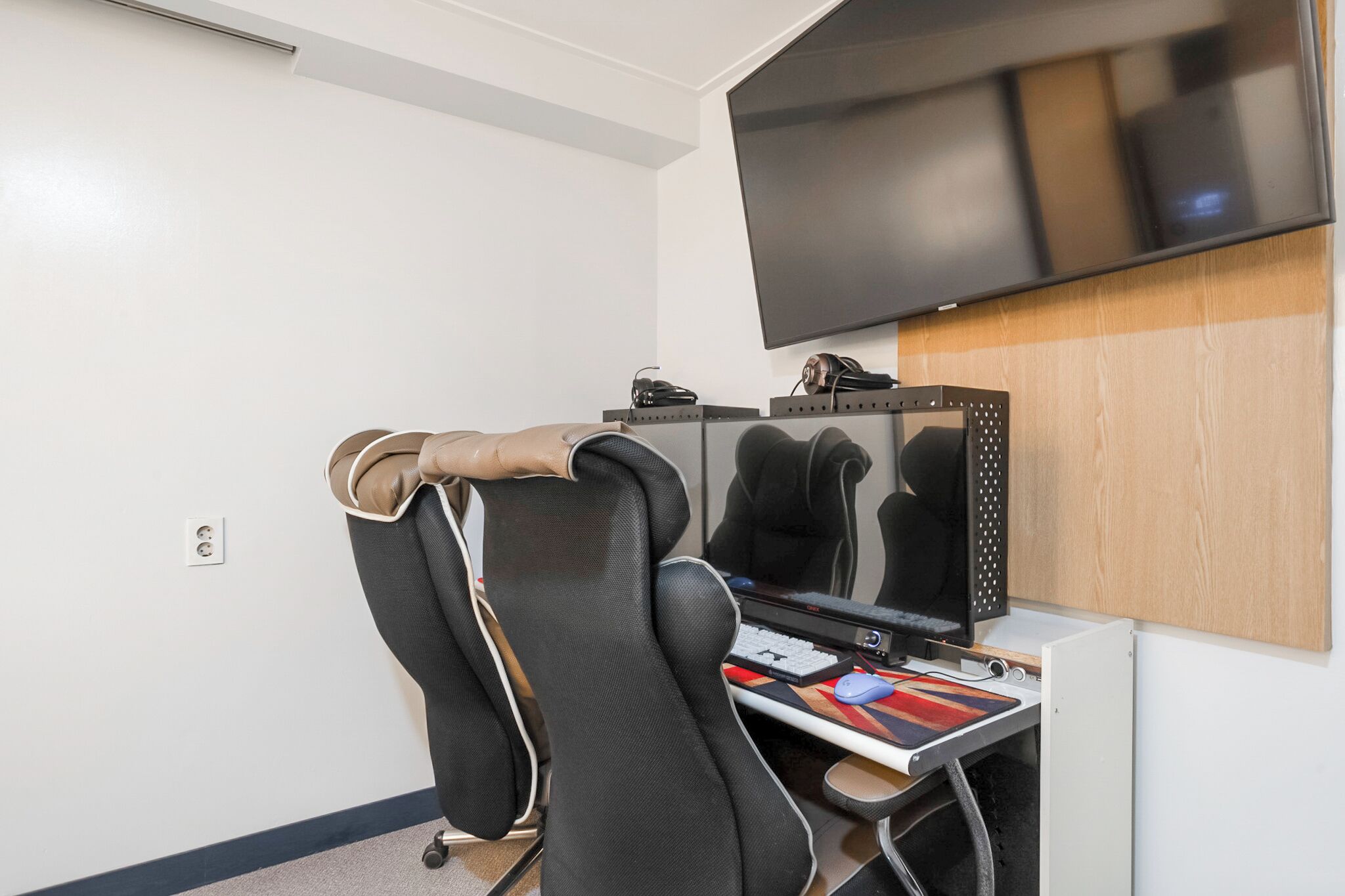 room (game / breakfast for 2) | desk, soundproofing, free wifi, bed sheets