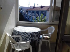 Kamar Standar | Balkon