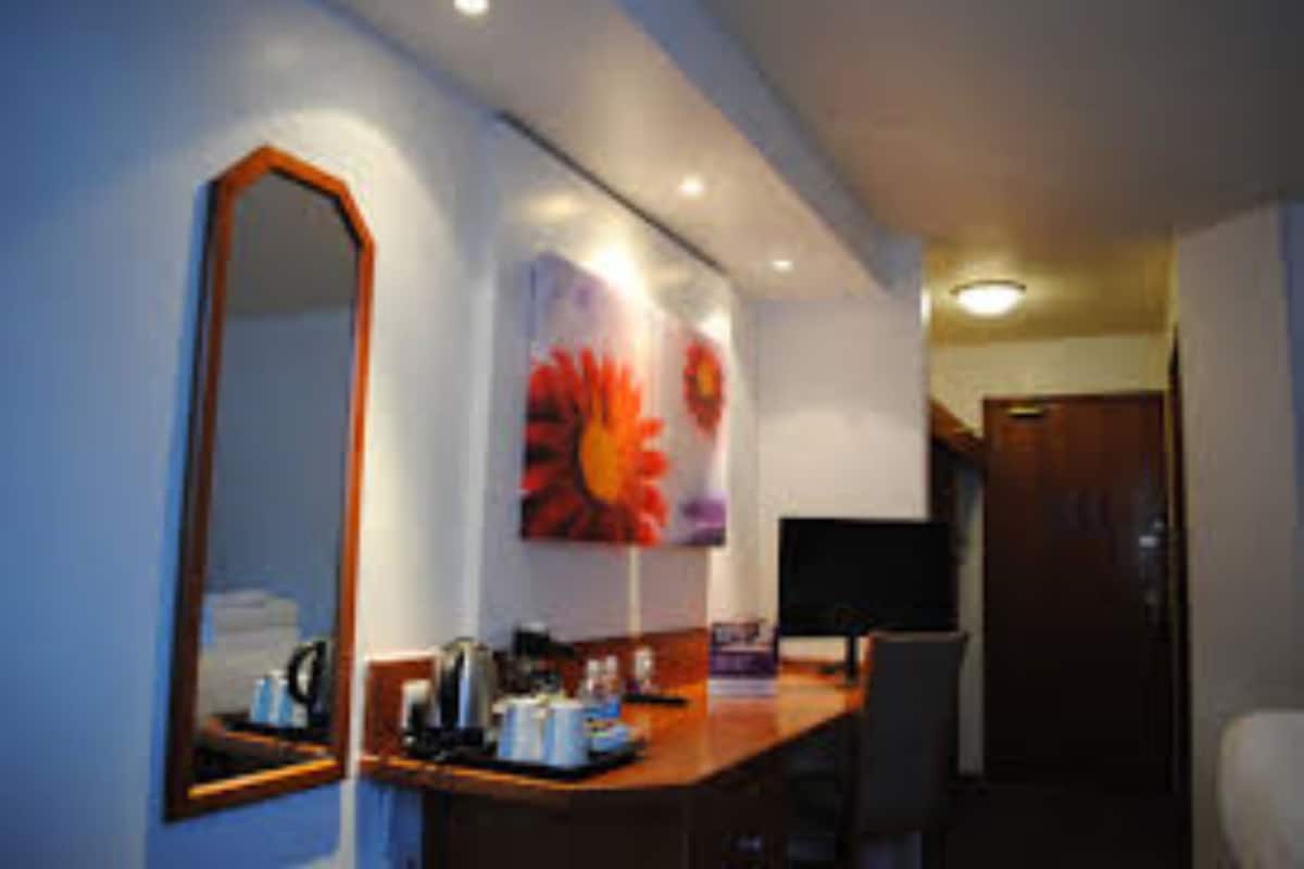 standard twin room, 2 single beds | desk, soundproofing, iron/ironing board, bed sheets