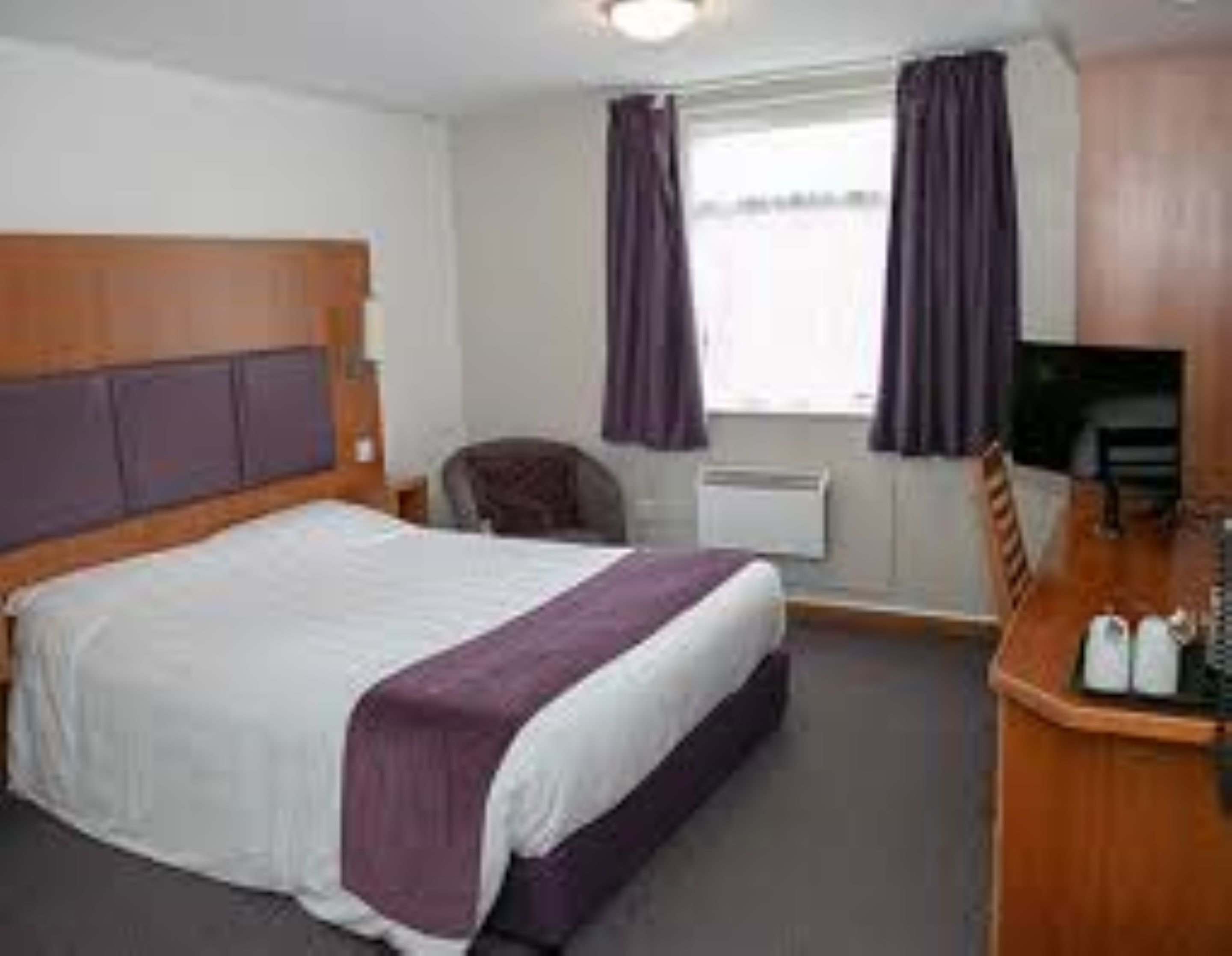standard double room, 1 double bed | desk, soundproofing, iron/ironing board, bed sheets