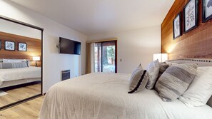 Townhome, 3 Bedrooms - Tennis Village 14 Pet-Friendly, Spacious, Comfortable, Great Complex Amenities by RedAwning (Mammoth Lakes)