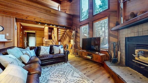 Townhome, 3 Bedrooms | Living area | Smart TV - Tennis Village 14 Pet-Friendly, Spacious, Comfortable, Great Complex Amenities by RedAwning (Mammoth Lakes)