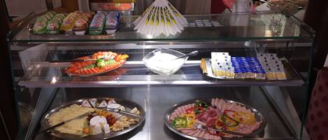 朝食ビュッフェ