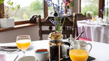 Desayuno a la carta incluido todos los días