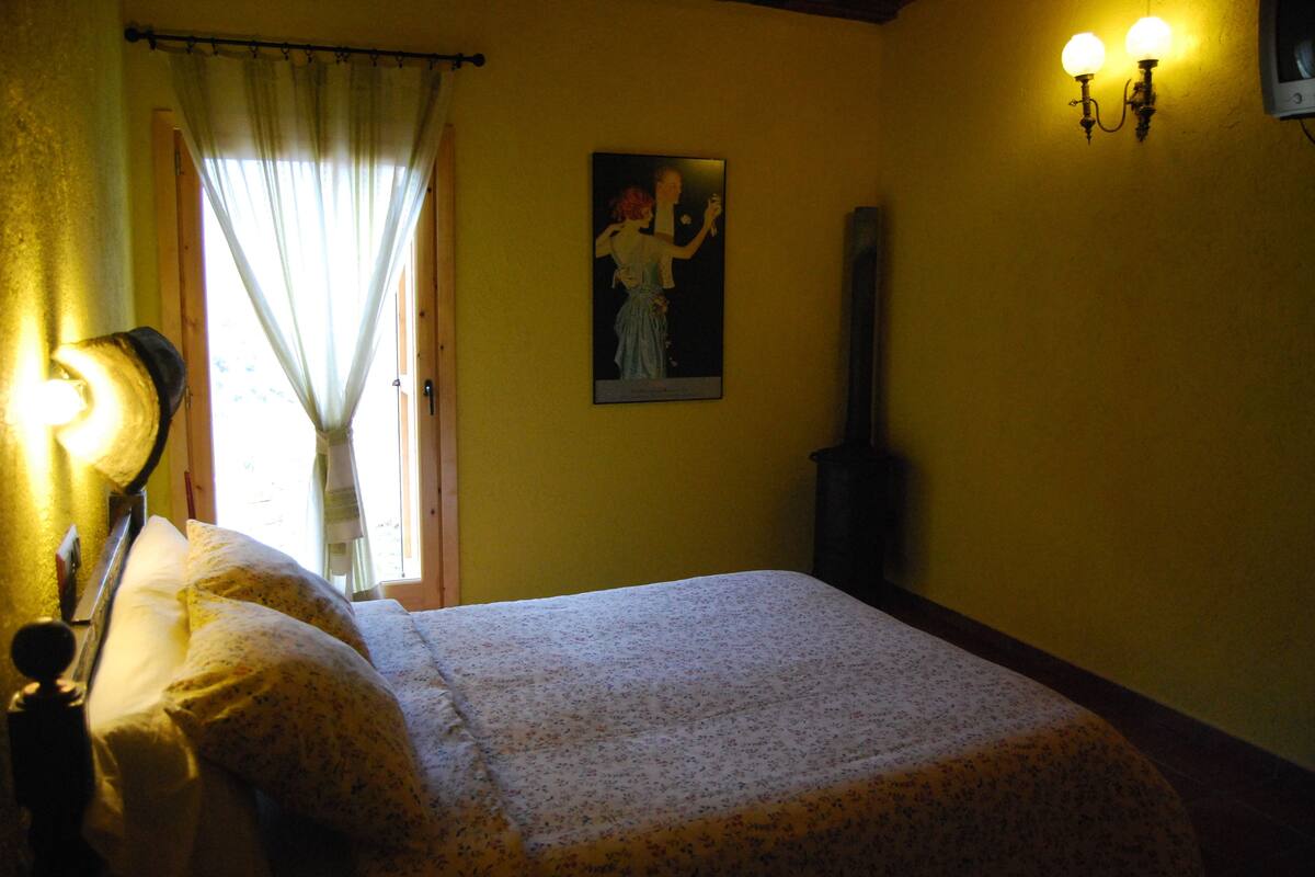 Quarto superior (Ángel Del Amor) | Individualmente decorados, individualmente mobiliados, berços grátis