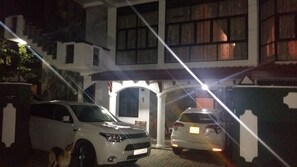 Parkir mandiri gratis