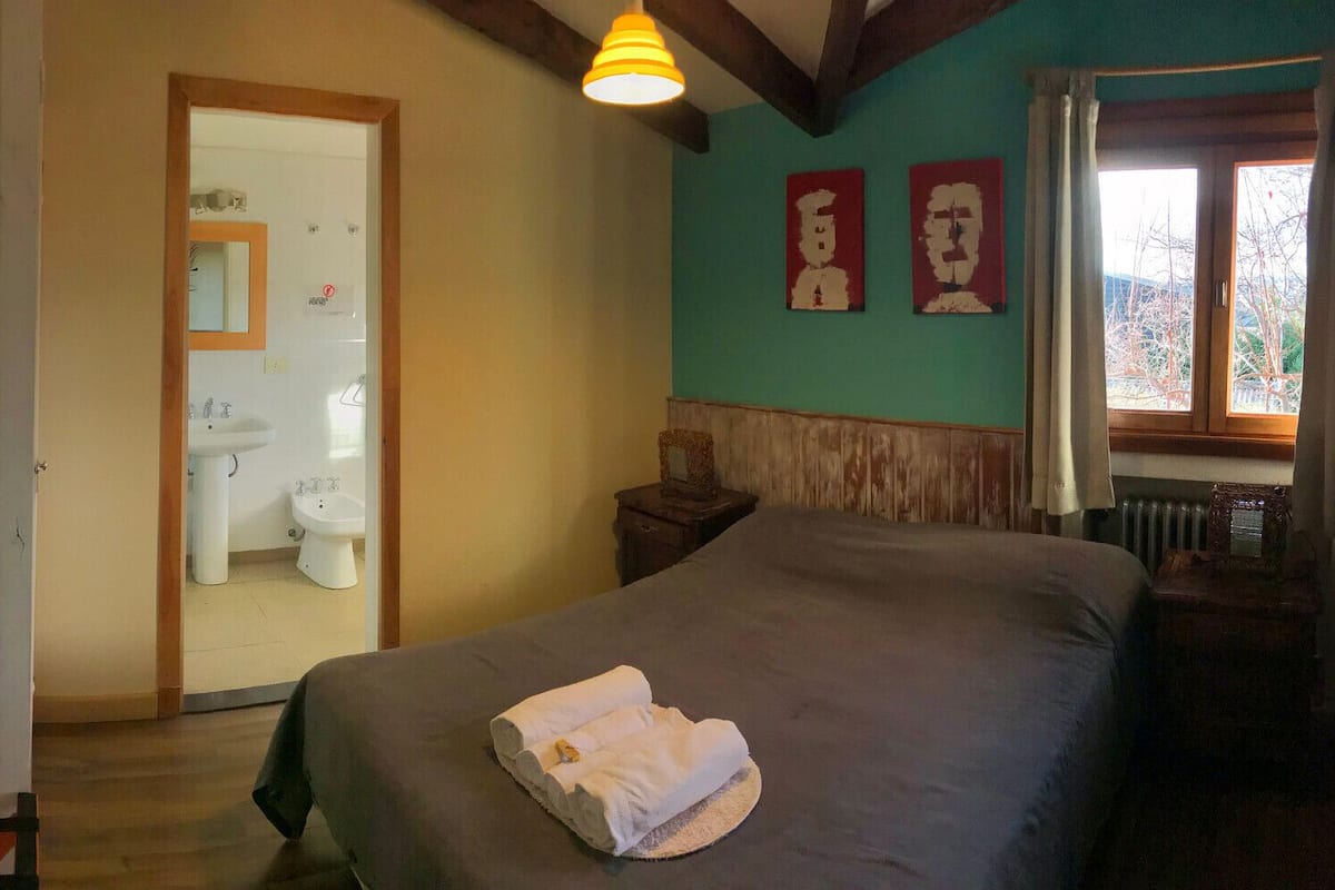 Ropa de cama de alta calidad, wifi gratis y ropa de cama