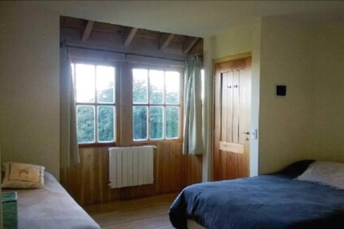 Habitación cuádruple | Ropa de cama de alta calidad, wifi gratis y ropa de cama