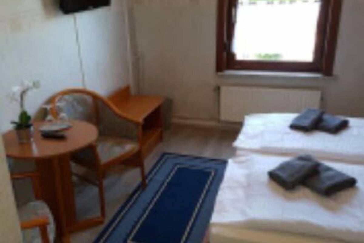 Double Room | In-room safe, rollaway beds, free WiFi