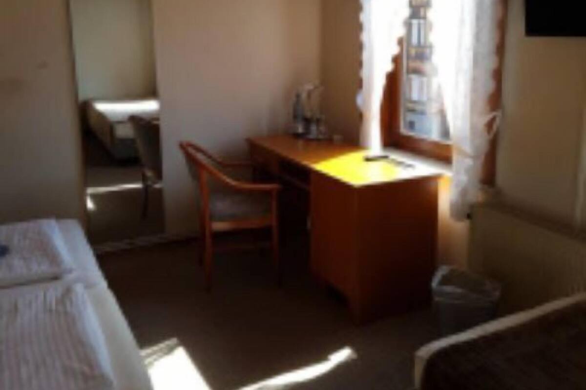 Single Room | In-room safe, rollaway beds, free WiFi