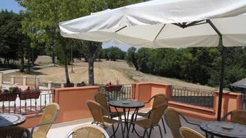 Khu ẩm thực ngoài trời