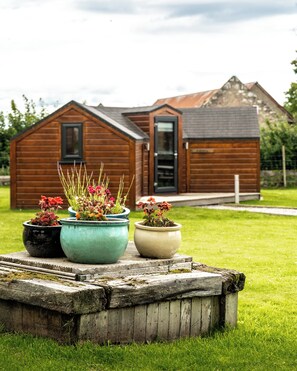 Muckle Bothies | Exterior