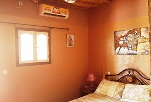 Cortinas blackout, tabla de planchar con plancha y cunas gratuitas 