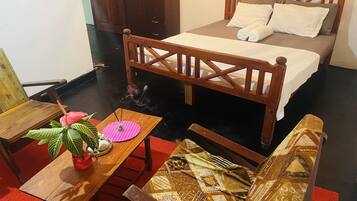 2-Bedroom Villa | 2 bedrooms, in-room safe, desk, free WiFi