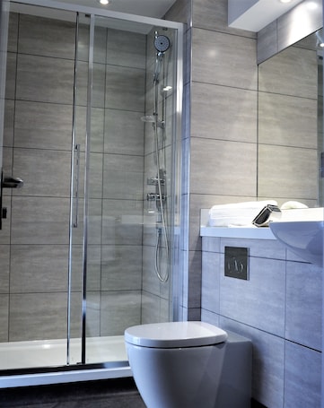 Double Room | Bathroom. New Park Hotel
