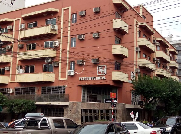 Front of property - Hotel Executive (Ciudad Del Este)