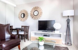 Family Apartment, 2 Bedrooms | 2 bedrooms, iron/ironing board, free WiFi, bed sheets - 401 Infinity Apartment (Cape Town)