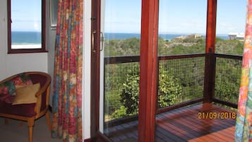 Chambre (2) | Literie de qualité supérieure, coffres-forts dans les chambres, bureau