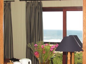 Kamer | Luxe beddengoed, een kluis op de kamer, een bureau, gratis wifi