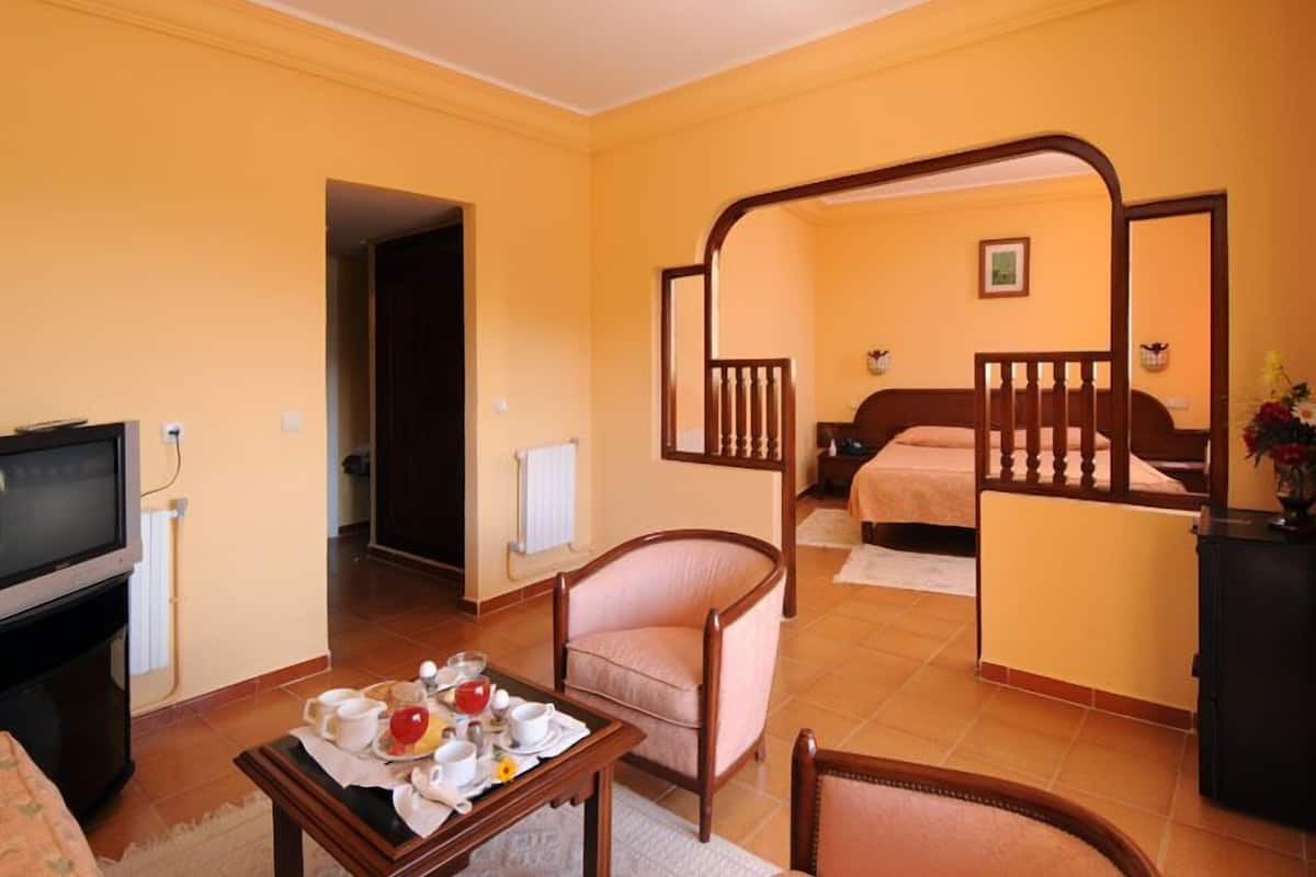 Triple Room | Minibar, desk, blackout drapes, iron/ironing board (on request)