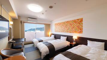 Triple Room | In-room safe, iron/ironing board, free WiFi, bed sheets