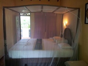 In-room safe, individually furnished, laptop workspace, soundproofing