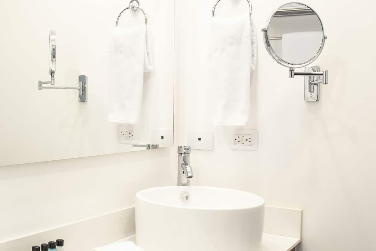 superior double room, 1 queen bed | 1 bedroom, minibar, in-room safe, desk