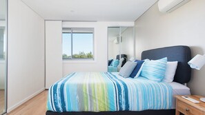 2 bedrooms, iron/ironing board, free WiFi