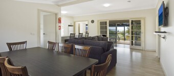 Seaview Cottage - Sunny location