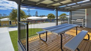 Outdoor dining - Seaview Cottage - Sunny location (BERMAGUI)