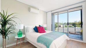 2 bedrooms, iron/ironing board, bed sheets