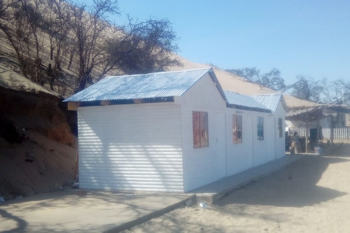 Dormitório compartilhado, em dormitório misto (wooden bedroom) | Escrivaninha, Wi-Fi de cortesia