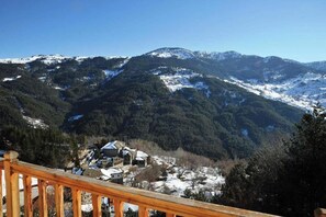 Basic Double or Twin Room, Mountain View | Mountain view - Hotel Anax (Metsovo)