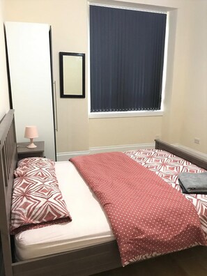 Ferienhaus, Mehrere Betten, Nichtraucher | 5 Schlafzimmer, Bügeleisen/Bügelbrett, kostenloses WLAN, Bettwäsche