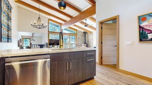 Interior - Mountain Modern, Fully Renovated, Indoor Pool & Volleyball Court On-site (Mammoth Lakes)