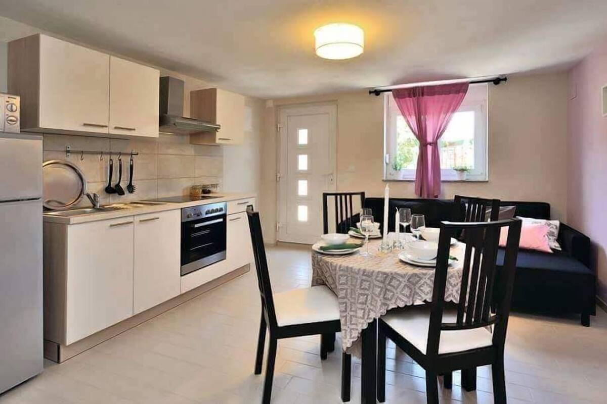 Appartement, 1 chambre (Levanta 2) | Cuisine privée | Cafetière-théière, réfrigérateur, four à micro-ondes, un four