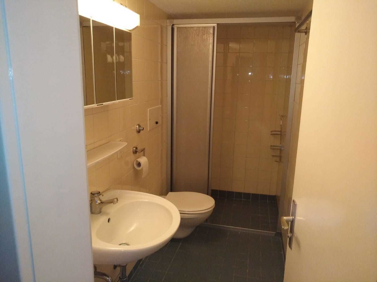 double room | bathroom | shower, towels