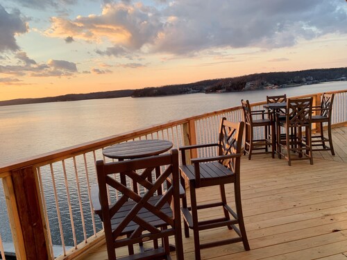 THE PENTHOUSE at Ledges Point! 6 King Bedrooms! Incredible Main Channel View!