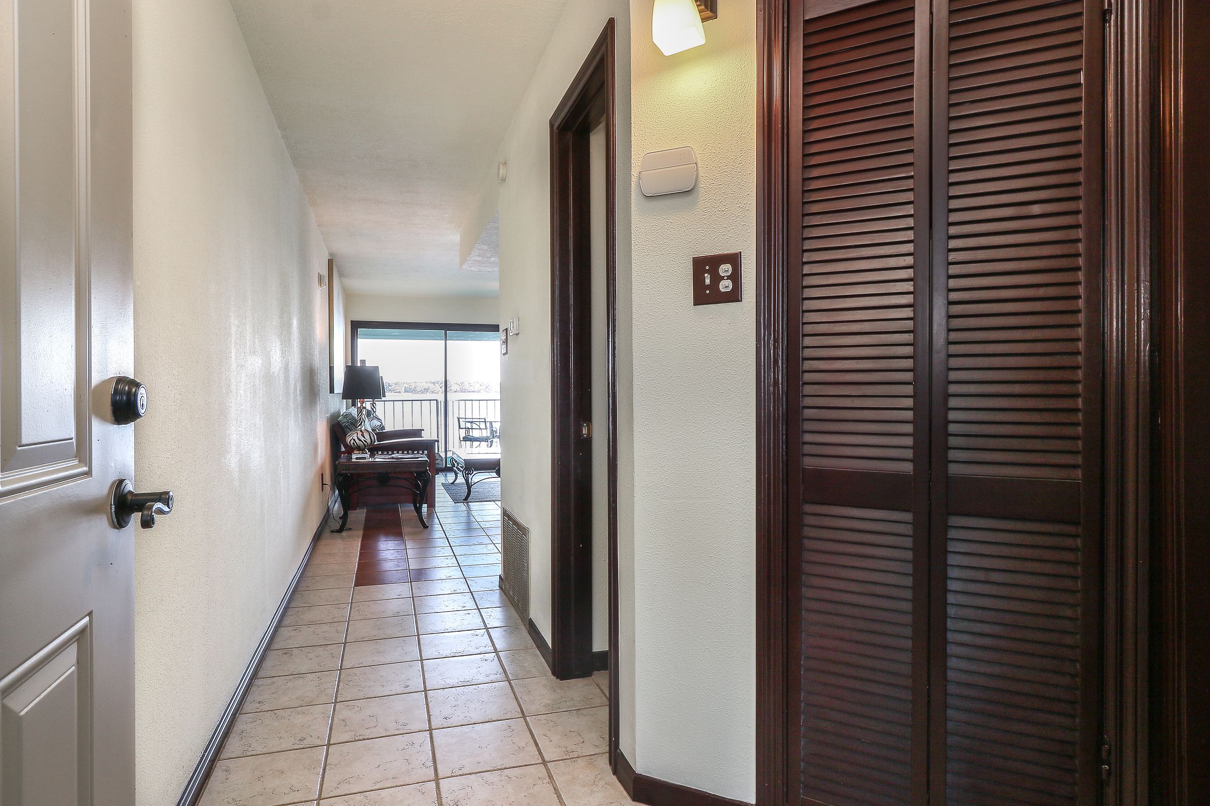 48-inch smart tv with cable channels, tv, netflix