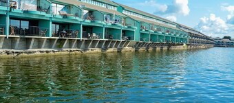 รีสอร์ท แอทแทรกชั่นส์