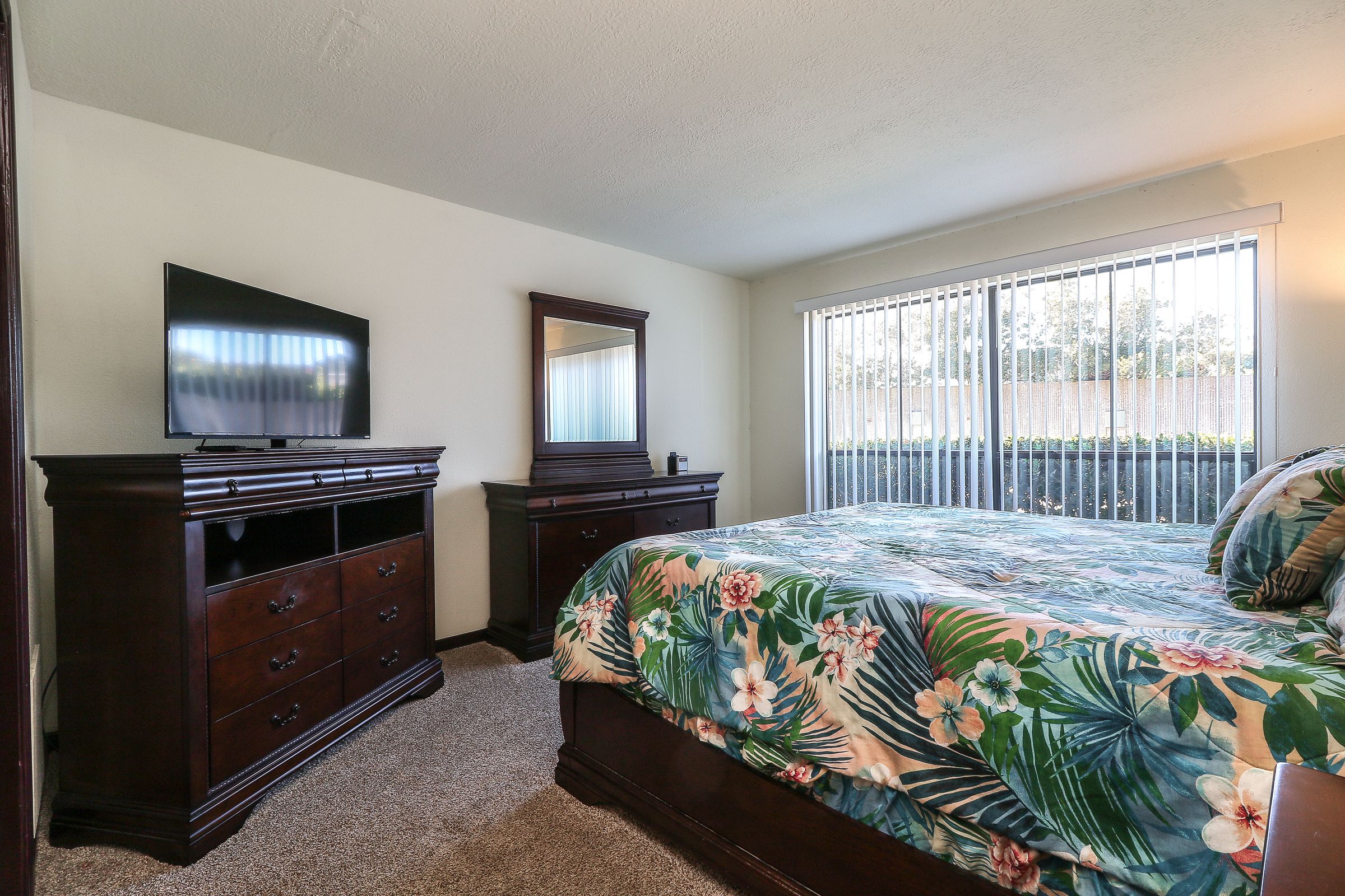 1 bedroom, egyptian cotton sheets, premium bedding, pillow-top beds