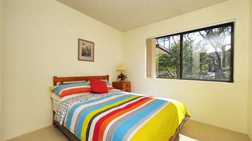 2 bedrooms, bed sheets