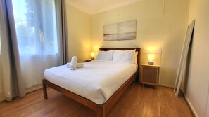 4 chambres, fer et planche à repasser, draps fournis