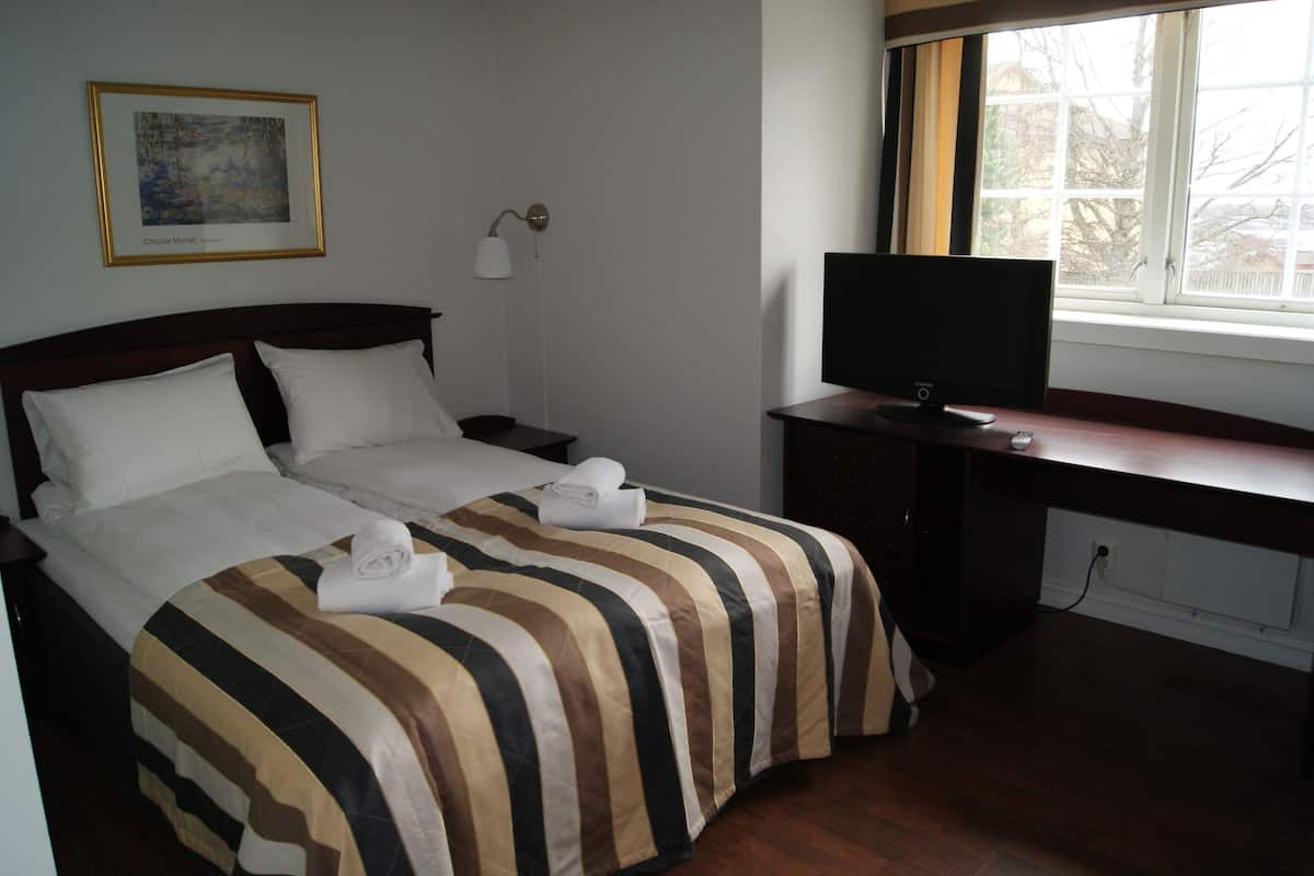 Family Quadruple Room, 1 Double Bed with Sofa bed | Pillowtop beds, individually decorated, individually furnished