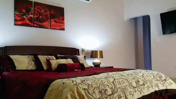 1 bedroom, iron/ironing board, internet, bed sheets