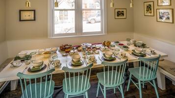 Breakfast area